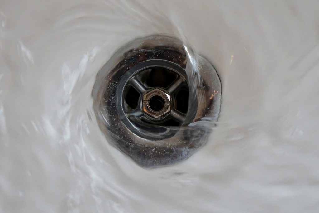 Here S Why Water Backs Up Into Your Tub, Bathtub Drain Clogged Up