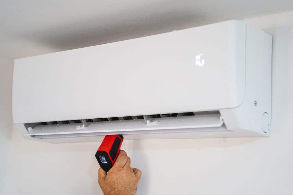 ac is cooling but not removing humidity, air conditioner not removing humidity, humid AC